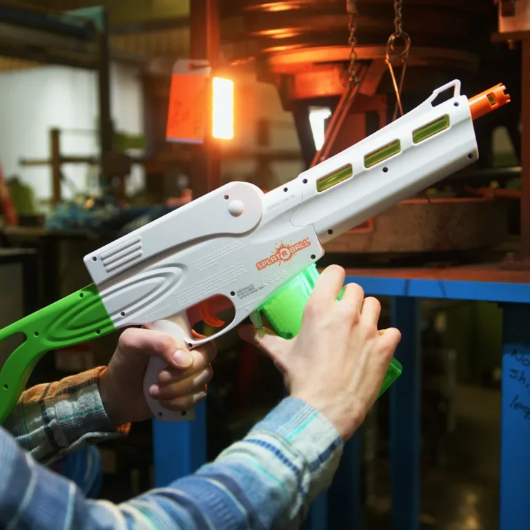 Right Side View of SRB 1200 PYRO KIT Green and White 950003 Lifestyle Indoors